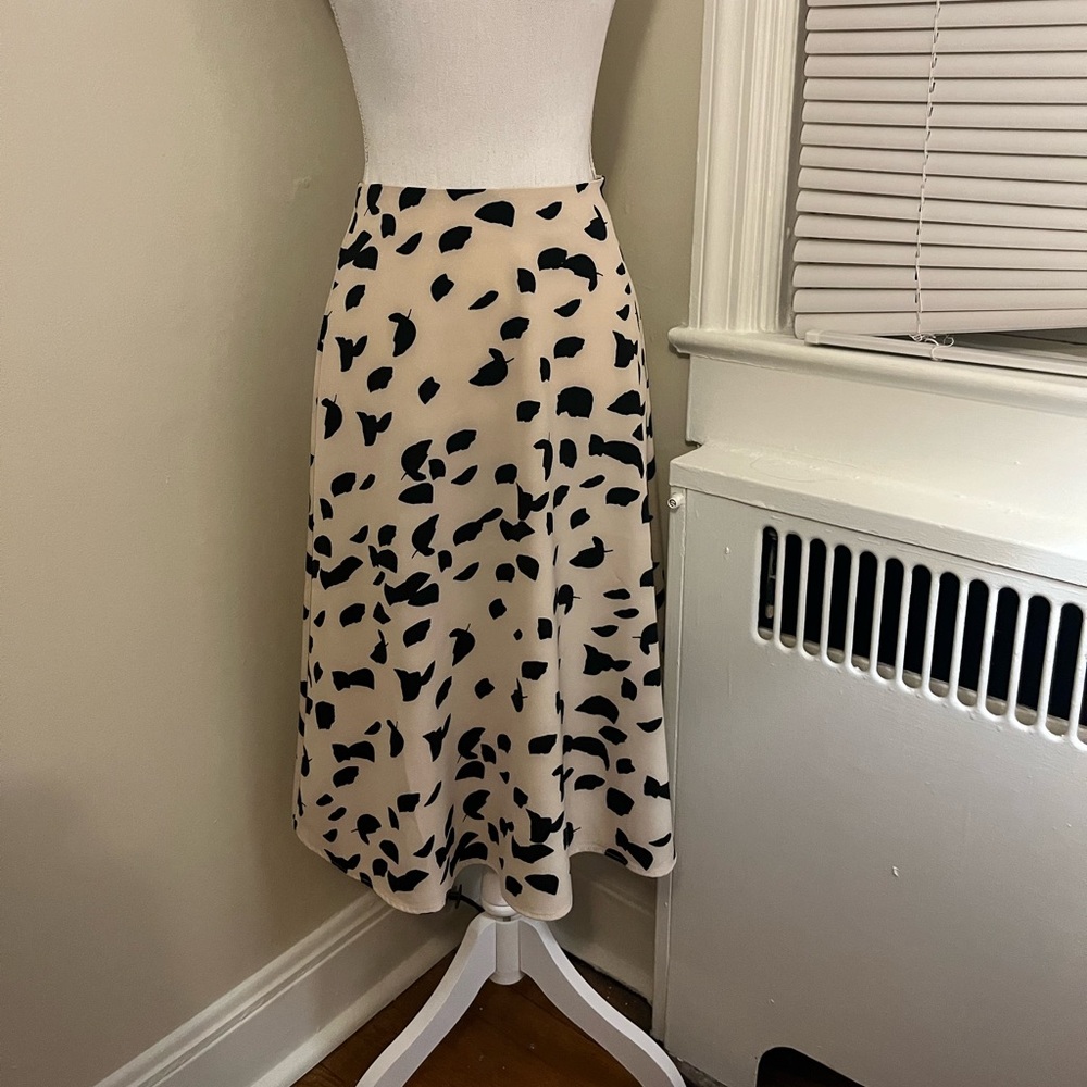NEW YORK & COMPANY NWT Skirt